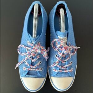 Converse Chuck Taylor Dainty
Low Malt Blue Sneakers 1990s
Women's Size 7
So Cute